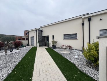 2025 entrée maison Barbosa 51 champigny bati champagne (2)